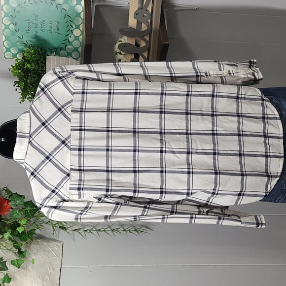 A New Day Plaid Any Day Top - Picture 8 of 11